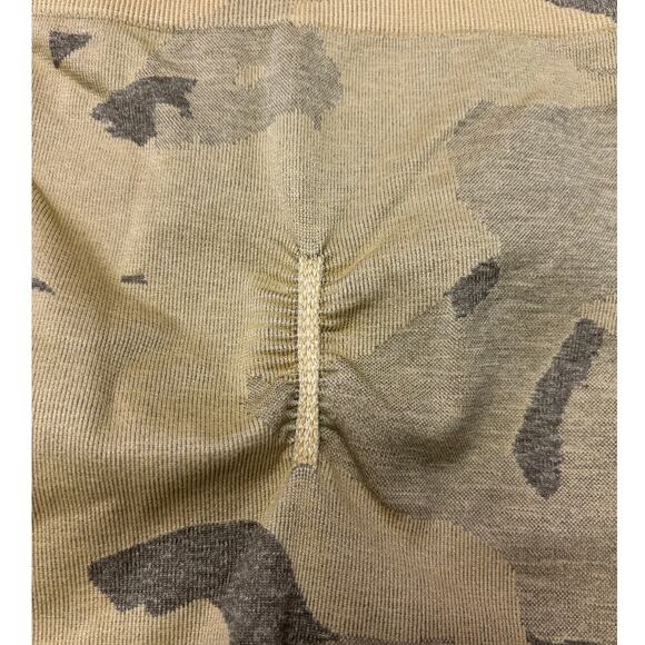 Gymshark Adapt Camo Seamless Leggings Savanna Yellow High Rise Size XL Athletic - Picture 3 of 9